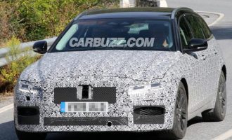 Jaguar XF është parë duke u testuar, pëson disa ndryshime në dukje