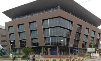 Fakulteti i Edukimit ofron mbështetje me studentë në zëvendësimin e mësimdhënësve shtatzëna