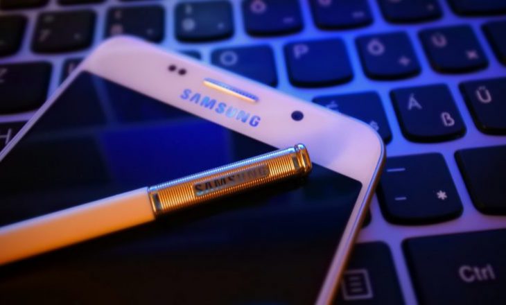 Samsung Feston Ditëlindjen e 50