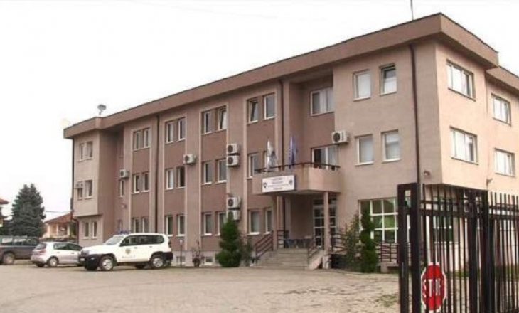 Suspendohet komandanti dhe policët në Gjakovë që arrestuan grabitës, këto janë arsyet