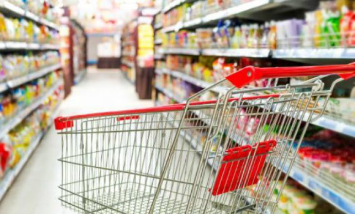 Qeveria ka ndarë nga 100 euro më shumë për punëtorët e marketeve, furrave dhe farmacive