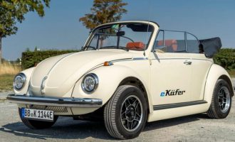 Volkswagen Beetle me dukjen e vjetër, që mund të lëvizë me bateri