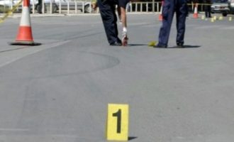 Fushë Kosovë, vetura godet dy këmbësorë