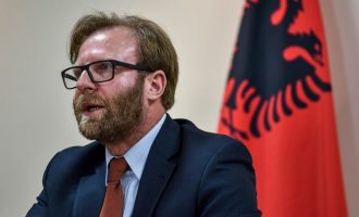 Abazi thotë se nuk kishte thika në Uashington sepse mungonte Thaçi