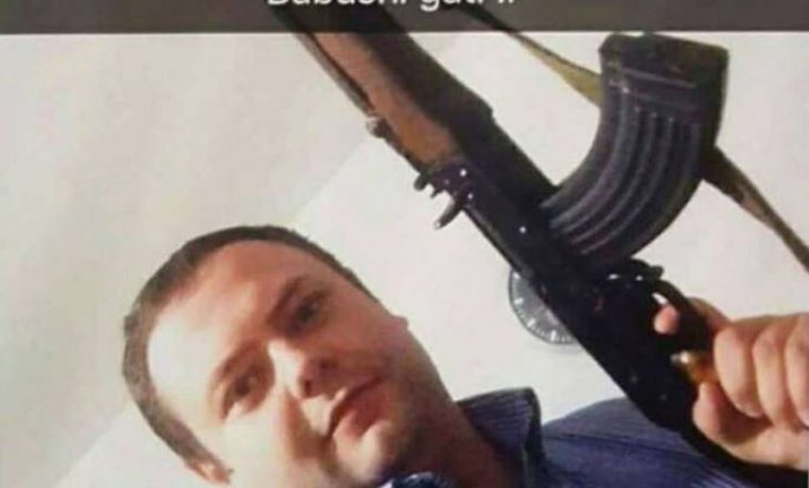 Reagon kandidati i VV-së që u fotografua me kallashnikov: Kam dhënë llogari për atë foto