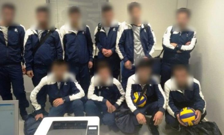 Arrestohen 10 emigrantë të cilët shtireshin si skuadër volejbolli në Greqi