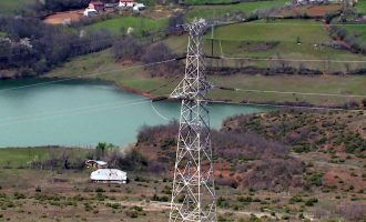 KEDS vendos tetë trafo të reja në fshatin Klinë të Skenderajt