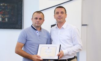 Ministri Gashi ndau mirënjohje për ish-mundësin Sadik Ferati