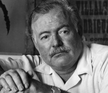 Lamtumirë armë, lamtumirë përqafim