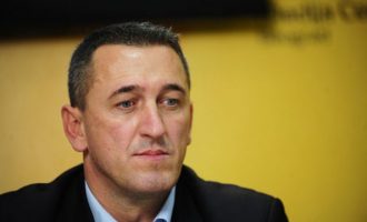 Policia jep detaje për rrahjen e djalit të politikanit Nenad Rashiqit