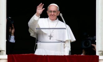 Papa ndan shqetësimet për viktimat e luftës në Jemen në mesazhin e Vitit të Ri