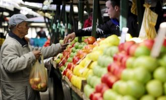 Bie tregtia me pakicë e prodhimeve ushqimore