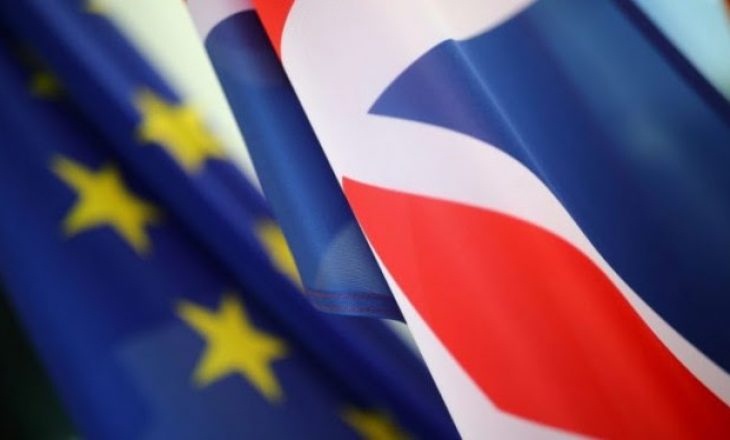 Londra refuzon afatin artificial për Brexit
