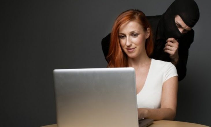 Google gjurmon përdoruesit përmes faqeve të fshehura në internet