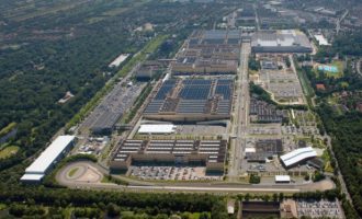 Një miliard euro të humbura: Mercedes krijon ‘varrezë’ nga automjetet e reja