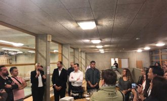 U mbajt në Zvicër shfaqja “ Cili është Idioti”