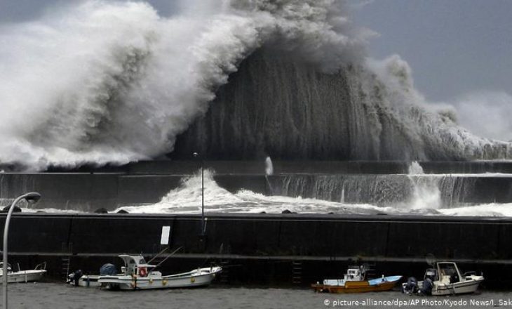 Japonia goditet nga tajfuni, 37 persona humbin jetën dhe 20 të zhdukur