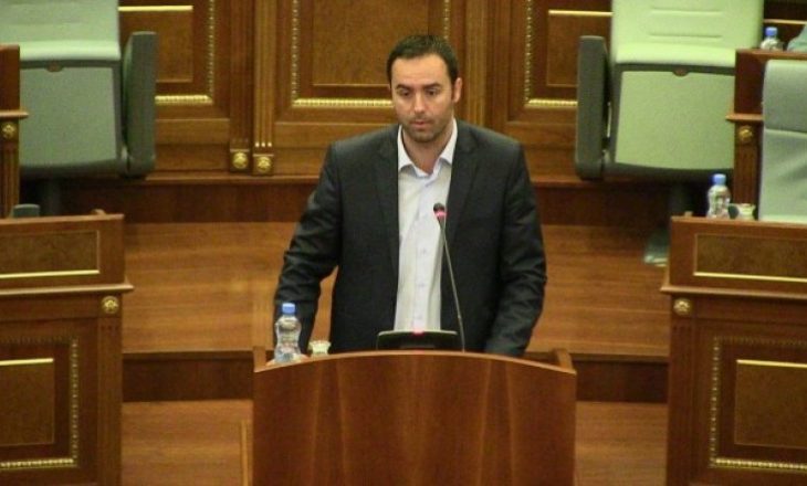 Glauk Konjufca tregon se si do të ndahen ministritë në rast të koalicionit me LDK-në