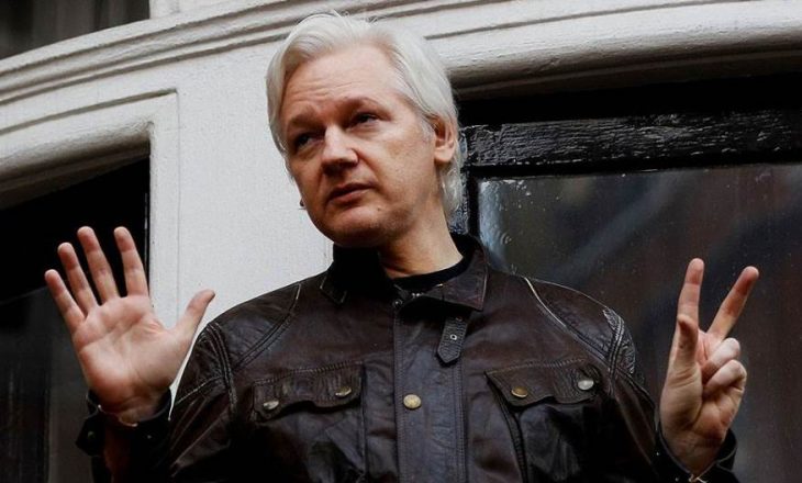 Assange është paraqitur para gjykatës në Londër dhe kërkoi shtyrje të gjykimit