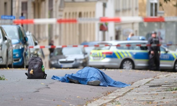 Të shtëna para sinagogës: Dy të vrarë, arrestohet i dyshuari