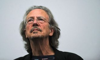 Reagon edhe Shoqata e Shkrimtarëve Amerikanë për Handke: Jemi të tmerruar që iu dha Nobeli
