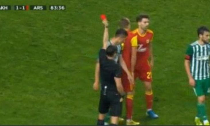Futbollisti i kombëtares përjashtohet me karton të kuq (VIDEO)