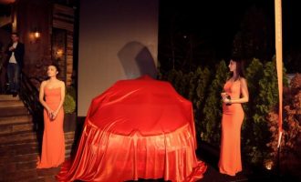 Prishtina dominohet nga e portokallta – Prezantohet ikona Clio e re, dominuesja e rrugëve të Kosovës tash e sa vjet