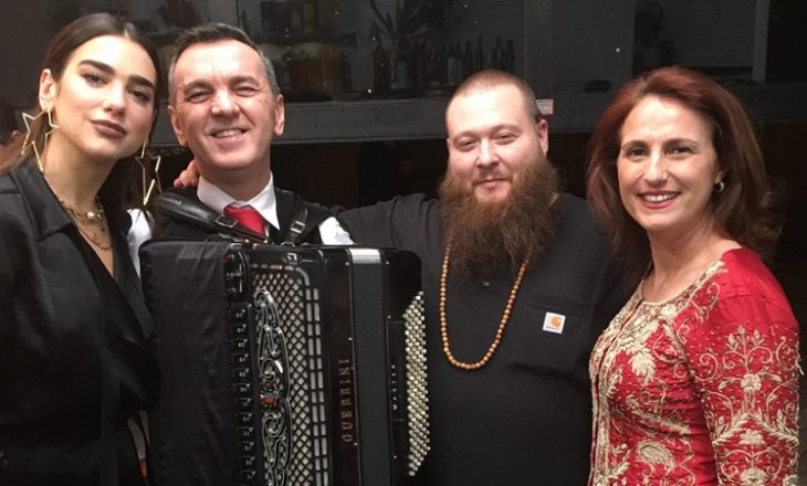 Merita Halili dhe Dua Lipa kërcejnë dhe këndojnë nën ritmin e muzikës shqiptare