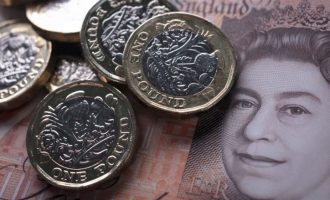 Britania e Madhe do t’i japë fund rrogave të ulëta për miliona punëtorë