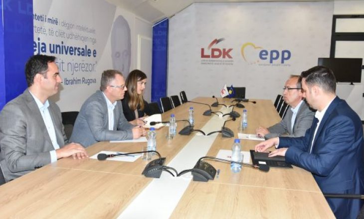 Kjo është data kur LDK-LVV do ta finalizojnë marrëveshjen
