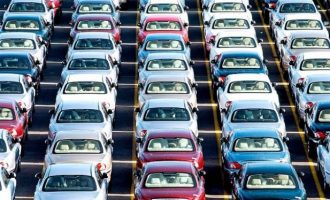 Industria britanike e frikësuar nga Brexit, nis me shkurtimin e vendeve të punës