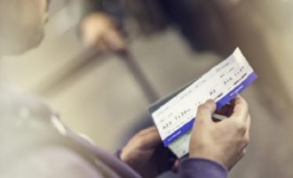 Arrestohet një person pasi që shiste bileta të falsifikuara