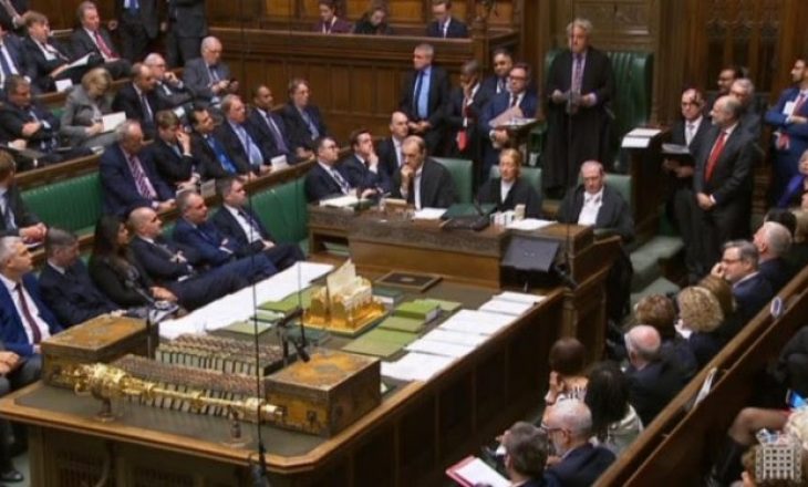 Kryetari i Parlamentit refuzon votimin për Brexit