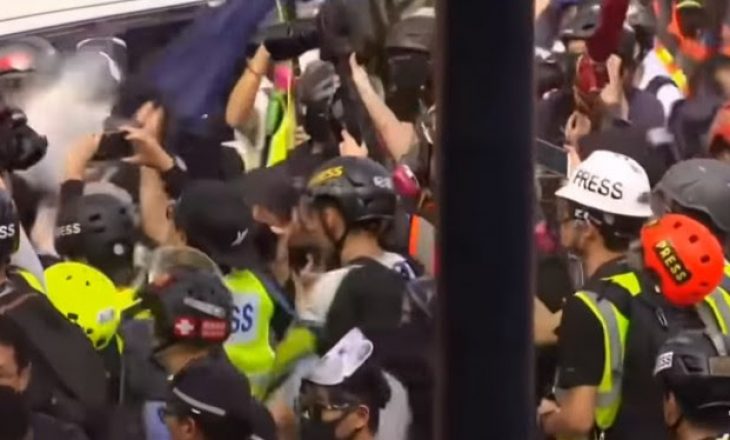 Përsëri kaos në rrugët e Hong Kongut, protestat nuk ndalen