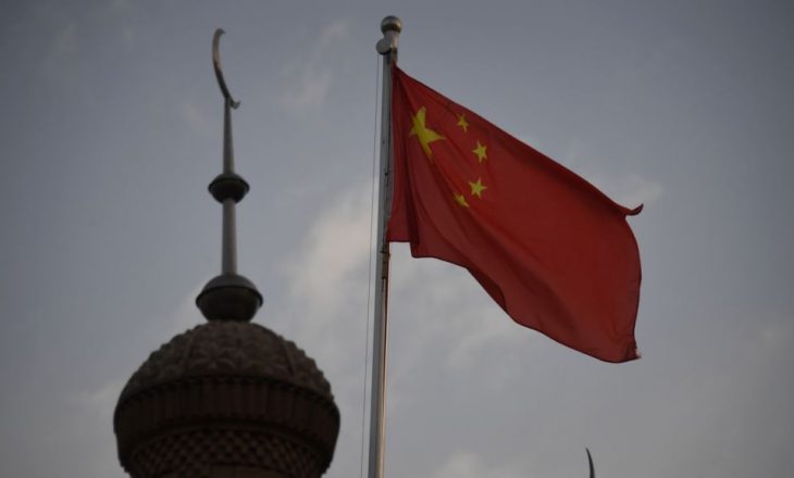 Dy politikanëve australianë u ndalohet hyrja në Kinë