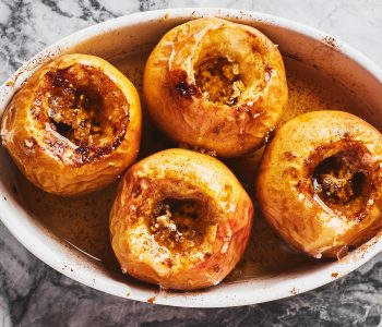 Të mirat e mollës së pjekur për shëndetin e zorrëve