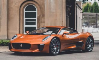 Del në shitje Jaguar C-X75 që nuk u prodhua kurrë, por u përdor në një film të James Bond