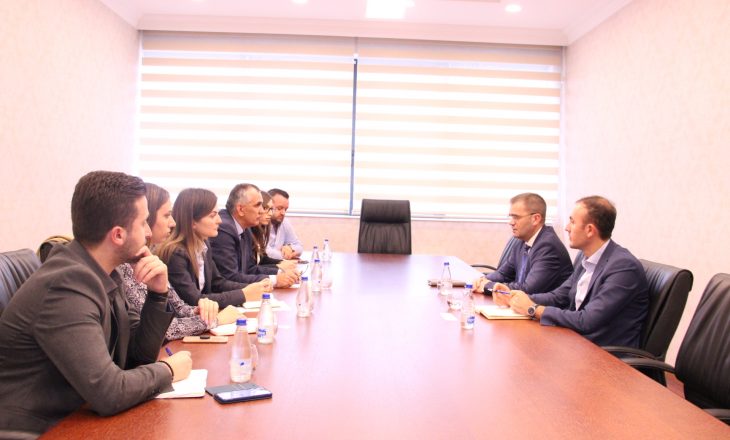 OAK shpreh shqetësim për rritjen e tarfiave nga bankat komerciale