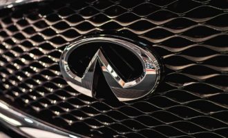 Infiniti shfaq siluetën e një makine të re SUV