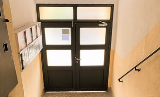 Hyrja juaj model për pastërti, rregull dhe siguri