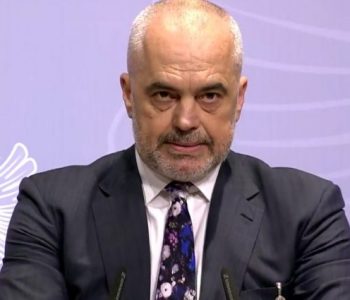 Mos u impresiononi nga pikturat e tij – Shqipëria po rrëshqet drejt autoritarizmit