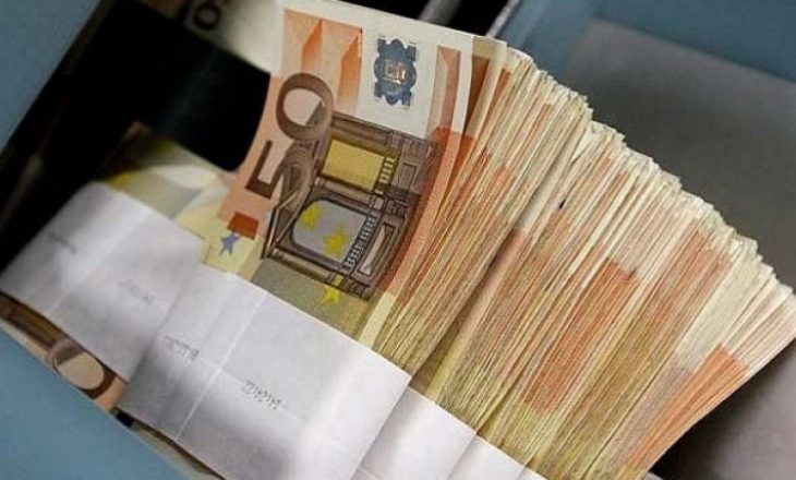 Çdo shqiptar mesatarisht merr pjesë me 3,200 euro në borxhin e qeverisë