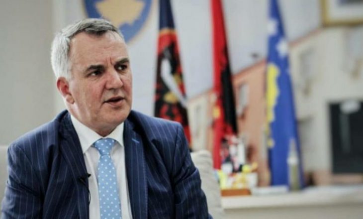 Komisioni Europian i jep kryetarit të Lipjanit çmimin ‘Kryetari më Miqësor’