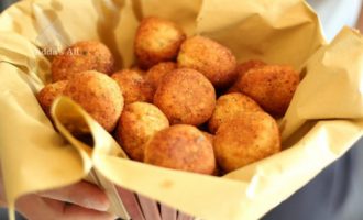 Kroketa me patate dhe peshk për një darkë të lehtë dhe të shëndetshme