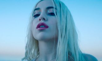 Këngëtarja me famë botërore shpreh keqardhje për tërmetin në Shqipëri – “I love you. Stay strong”