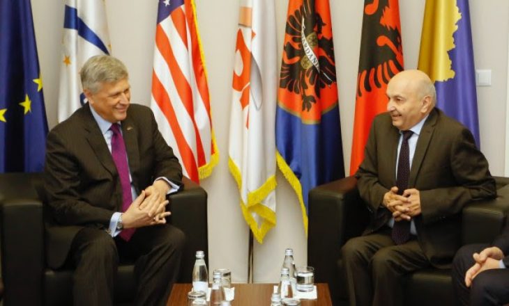 Isa Mustafa takohet me ambasadorin Kosnett – Kjo është arsyeja