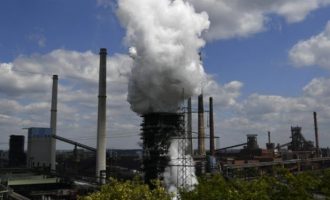 Industria kërcënon sërish me recesion