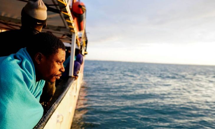 Përmbytet një anije e Gambisë, 58 persona humbin jetën