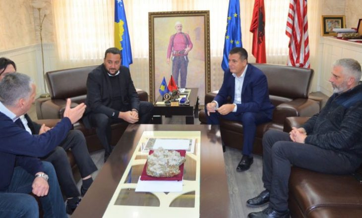 Bahtiri takohet me biznesmenë nga Turqia – Flasin për investime milionëshe në Mitrovicë