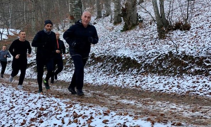 Ramush Haradinaj e nis mëngjesin me vrapim në Parkun e Gërmisë